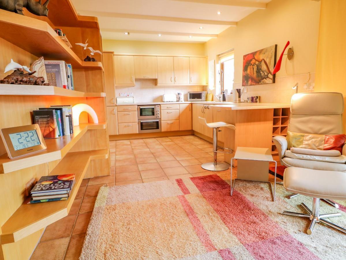 エニスキリン Marina Houseヴィラ エクステリア 写真